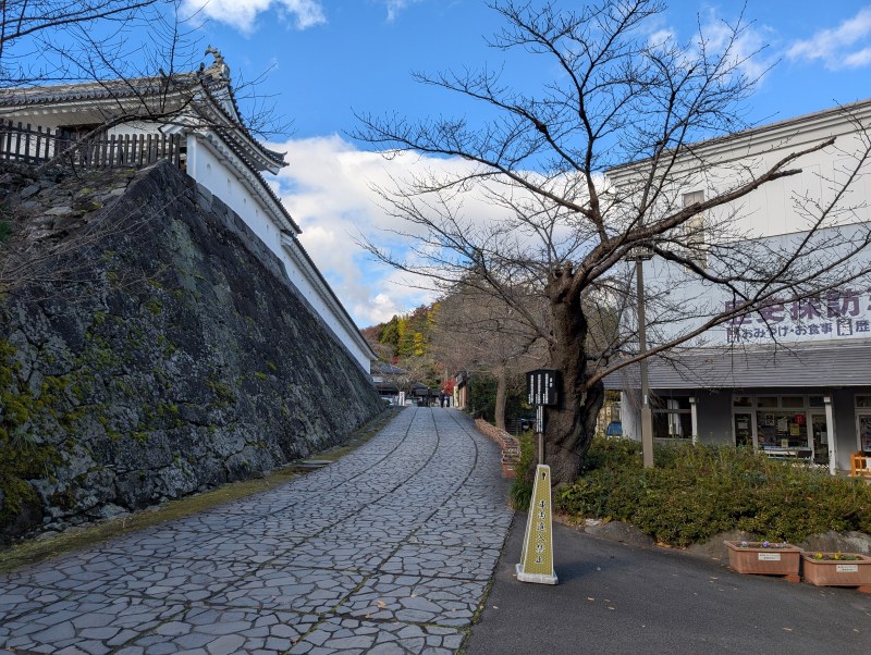 益岡公園と白石城散策路