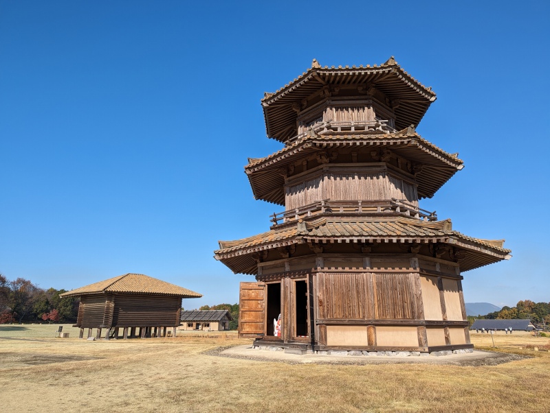 鞠智城 八角形鼓楼の復元建物、見張りや指揮所として使用