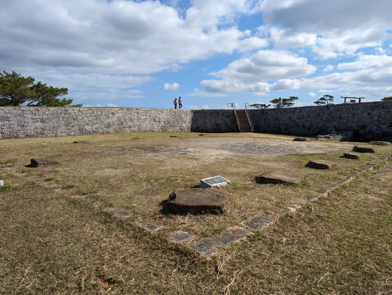 座喜味城跡 一の郭 本丸広場の様子