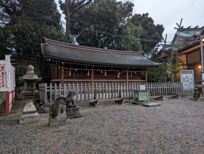 岸城神社 七間社 摂社群