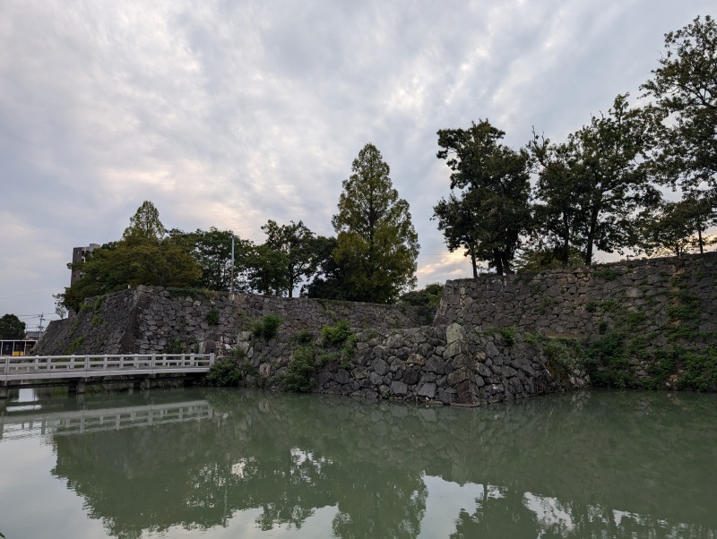 八代城跡 白石垣と本丸