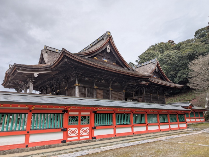 高良大社拝殿屋根の細部装飾