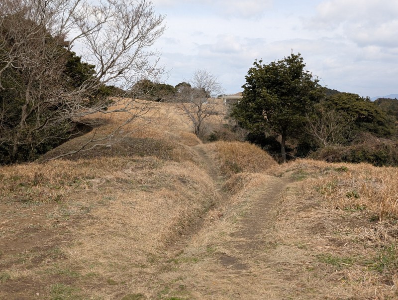 草スキー場付近の連続堀切「いものがんぎ」、中世防御跡