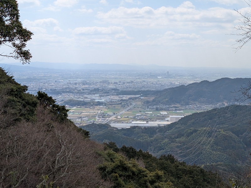 山頂南端から大宰府方面を望む景色