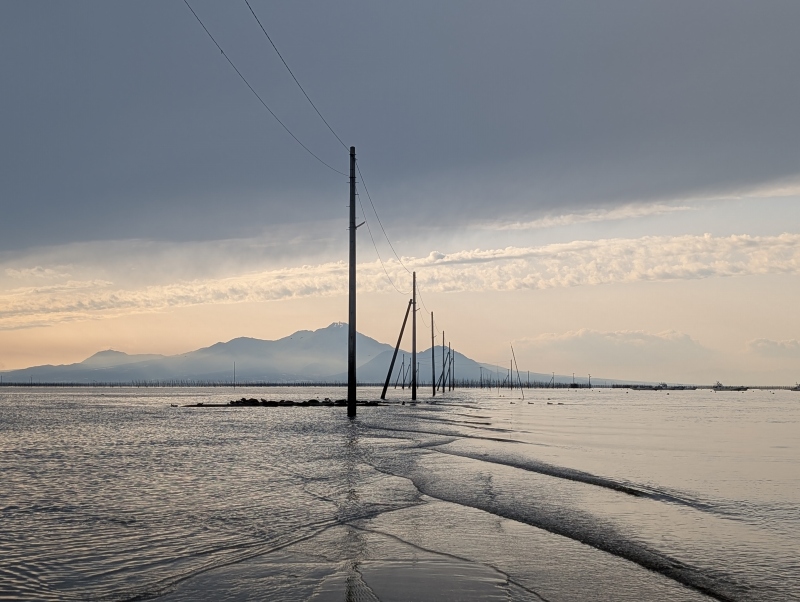 二階堂CMロケ地 長部田海床路の電柱風景