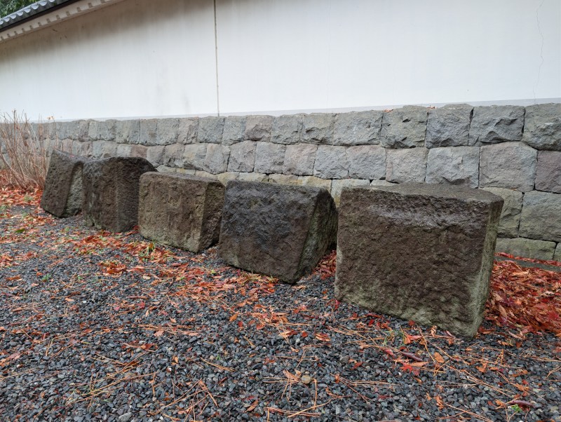 忍城内、散策中の石垣