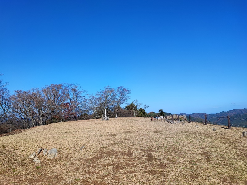 津和野城 本丸跡と天守台の広場