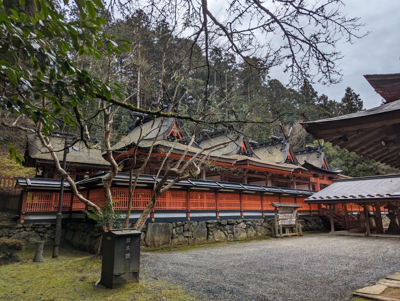 丹生都比売神社の本殿四棟、春日造の重要文化財