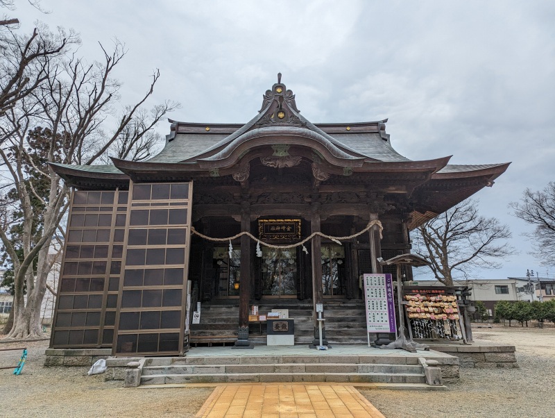 金峯神社 拝殿と本殿の外観