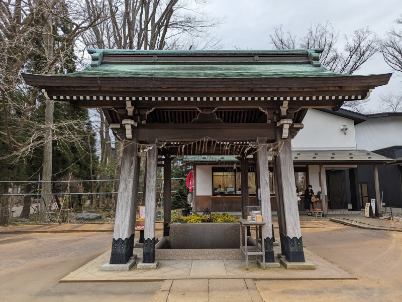金峯神社 手水舎 花手水の様子