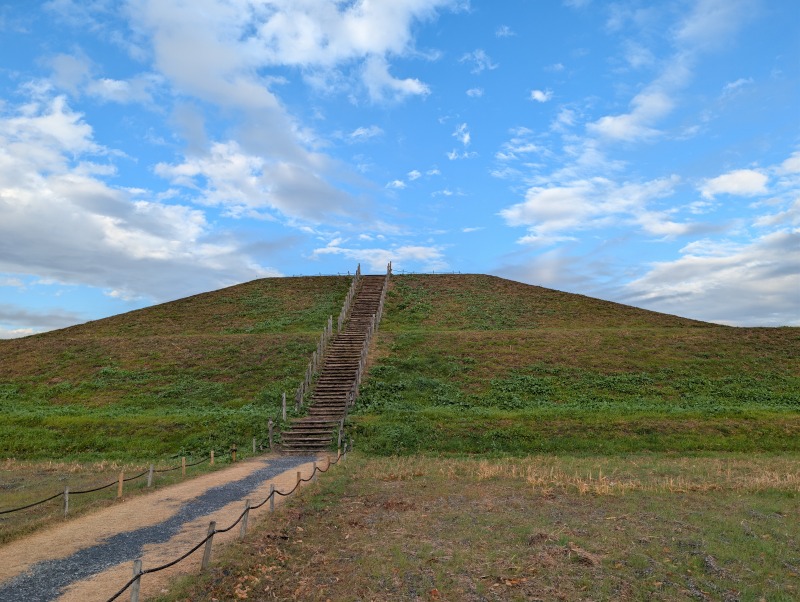 稲荷山古墳の前方後円墳形状