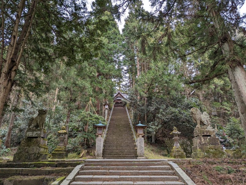 青海神社 境内の様子