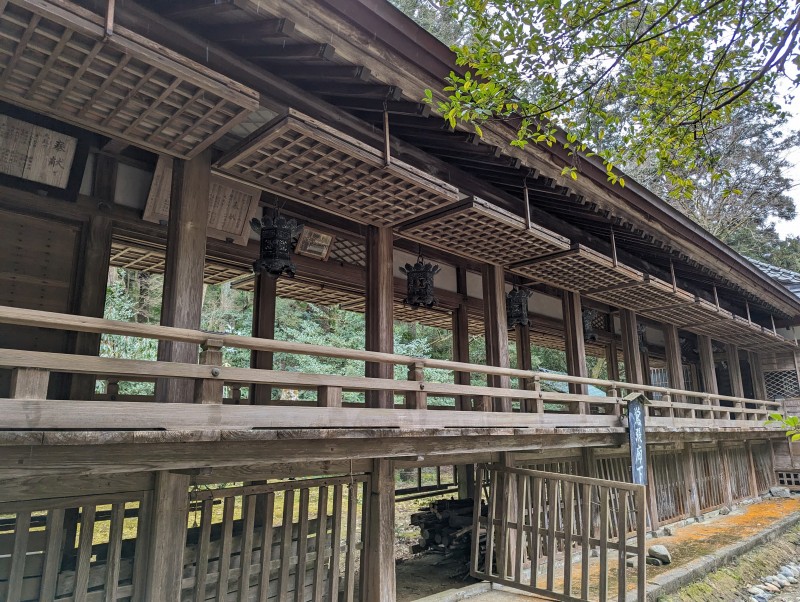 青海神社 鶯張廊下