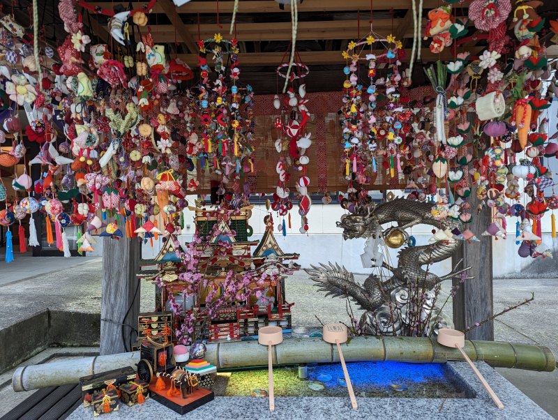 五泉八幡宮 七夕風鈴祭 花手水 風鈴の装飾