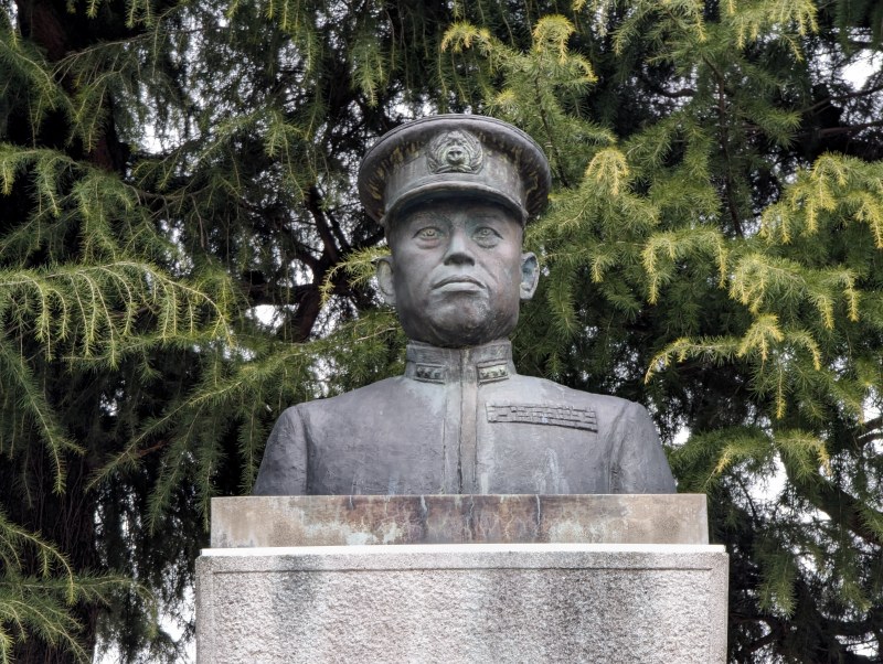 山本五十六の胸像